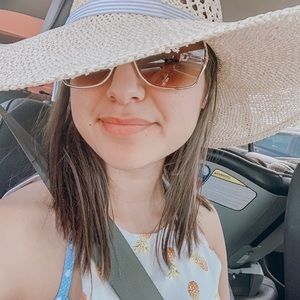 Meet your Posher, Emma